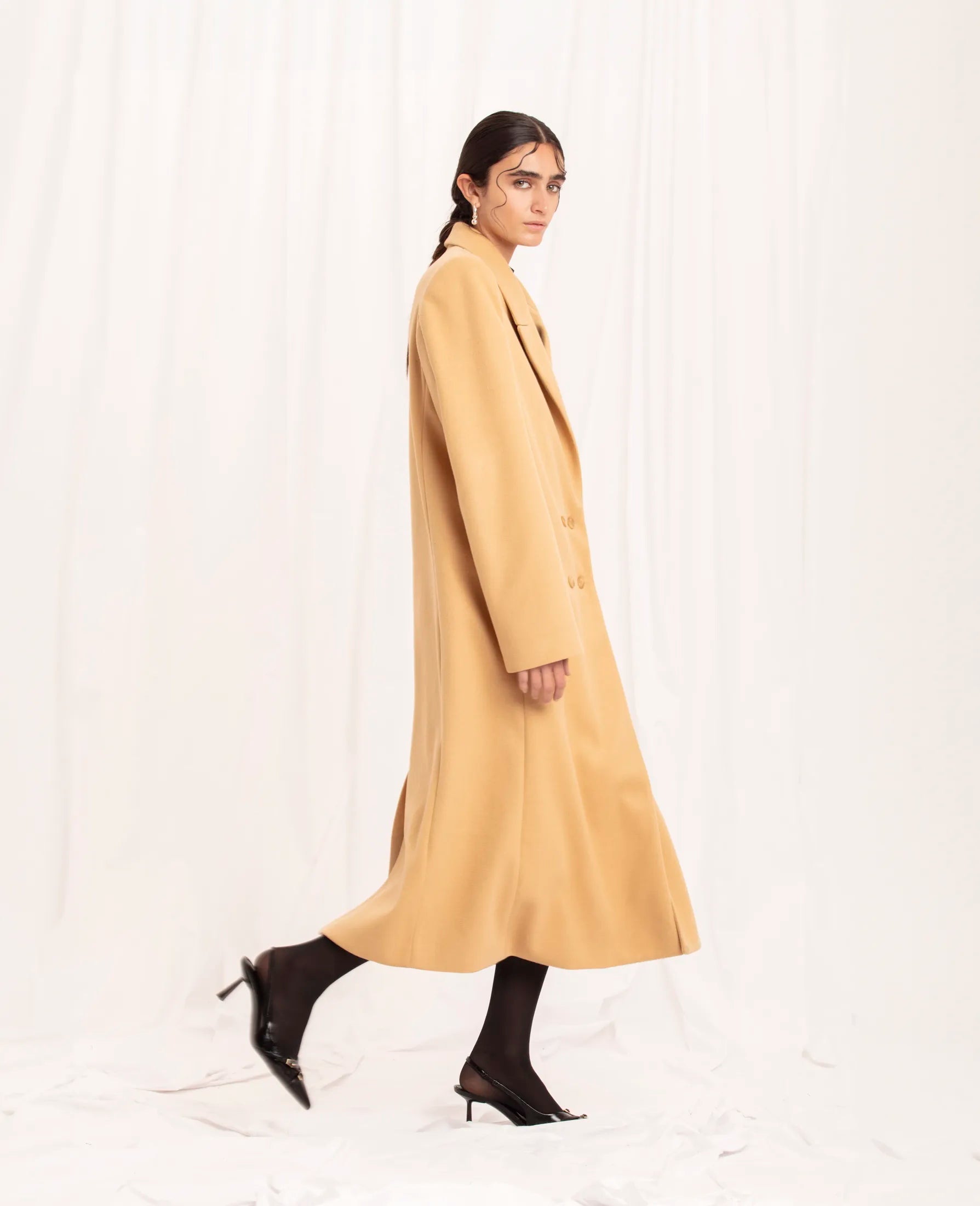 IMMEDIATE DELIVERY Karen Coat / Camel