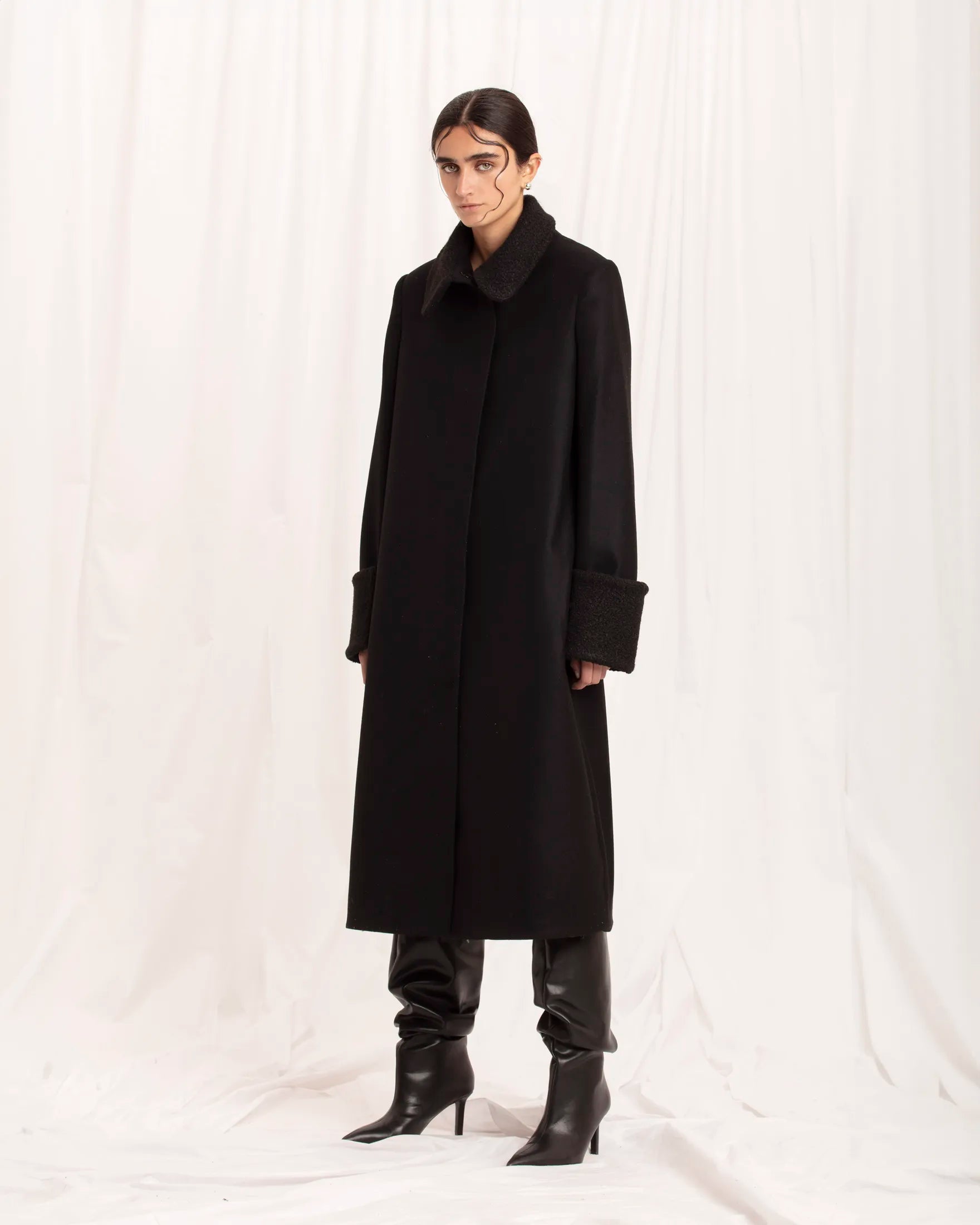 PRE ORDER Cruela Coat / Black