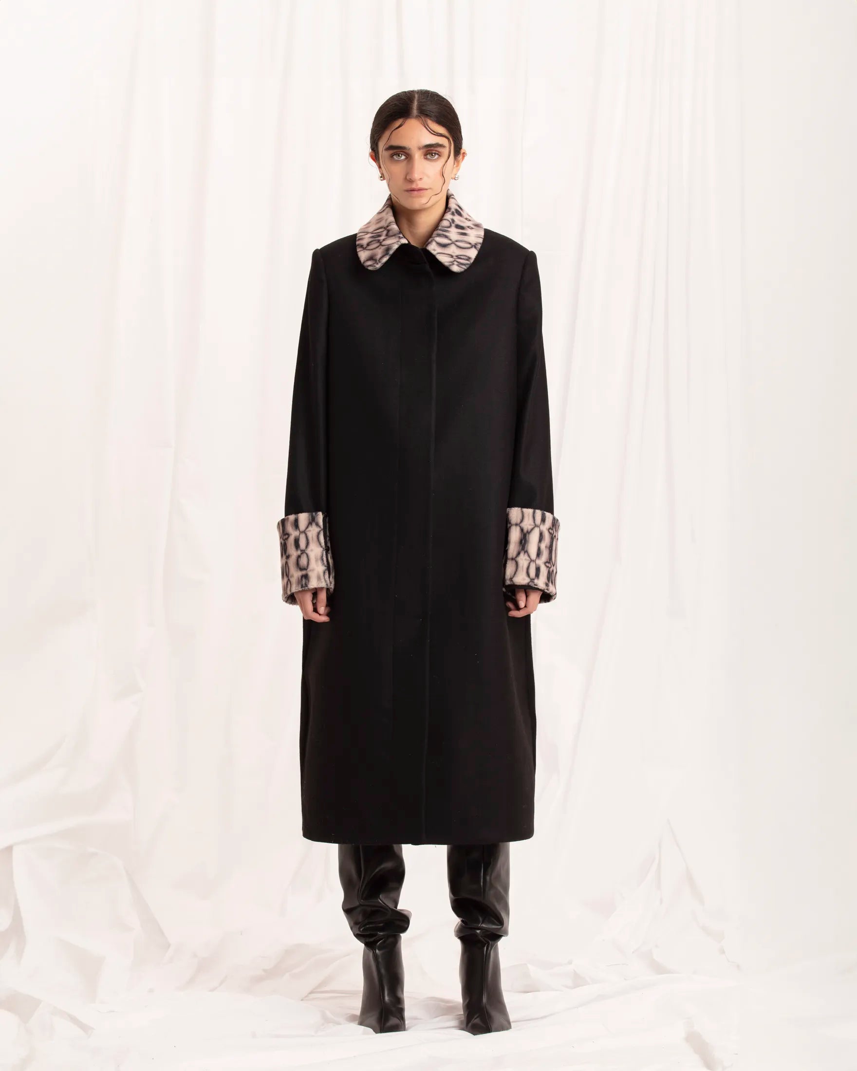 PRE ORDER Cruela Coat / Black